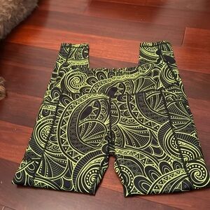 New CVG leggings Size Medium ZEN
Constantly Varied Gear